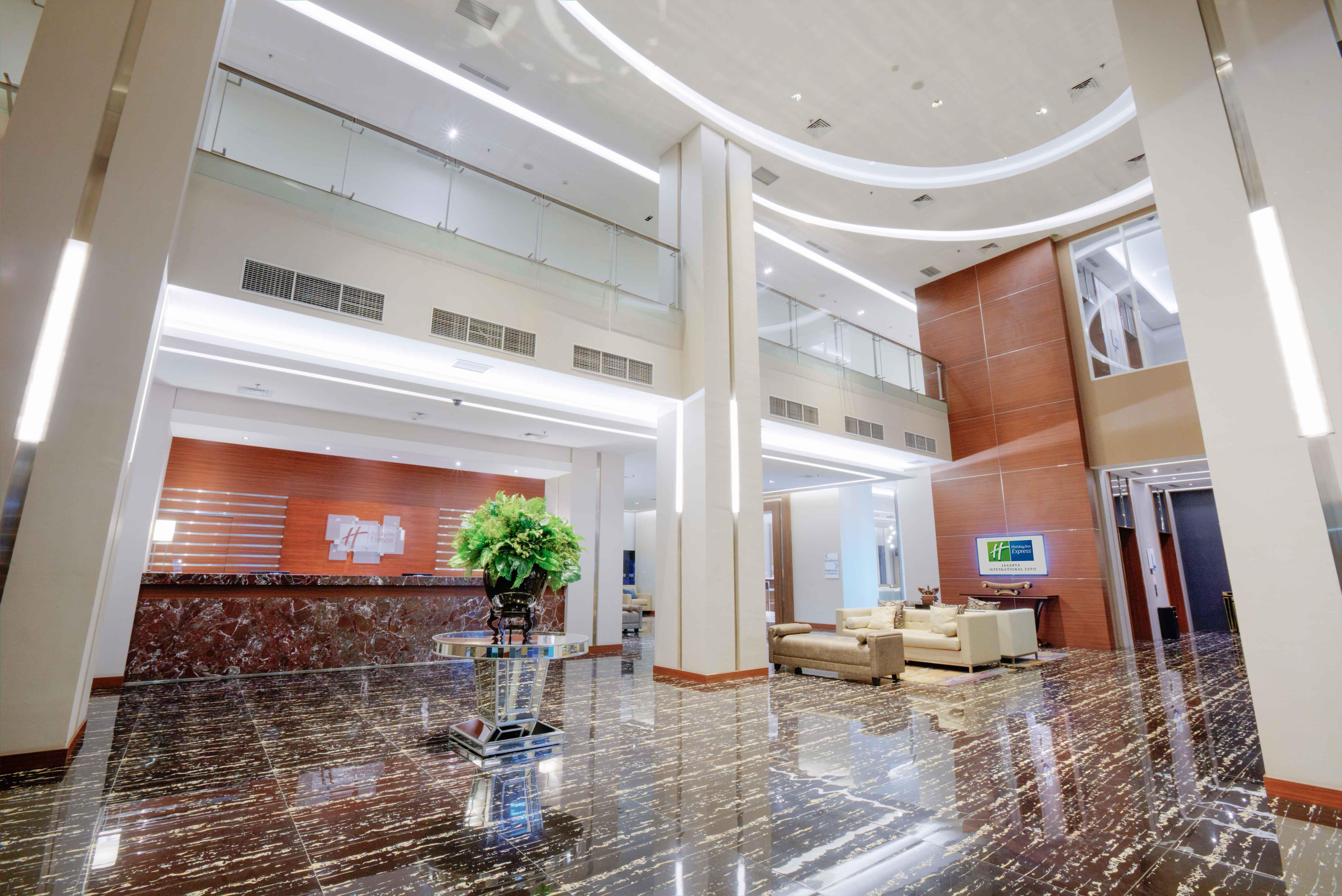 Holiday Inn Express Jakarta International Expo By Ihg Dış mekan fotoğraf