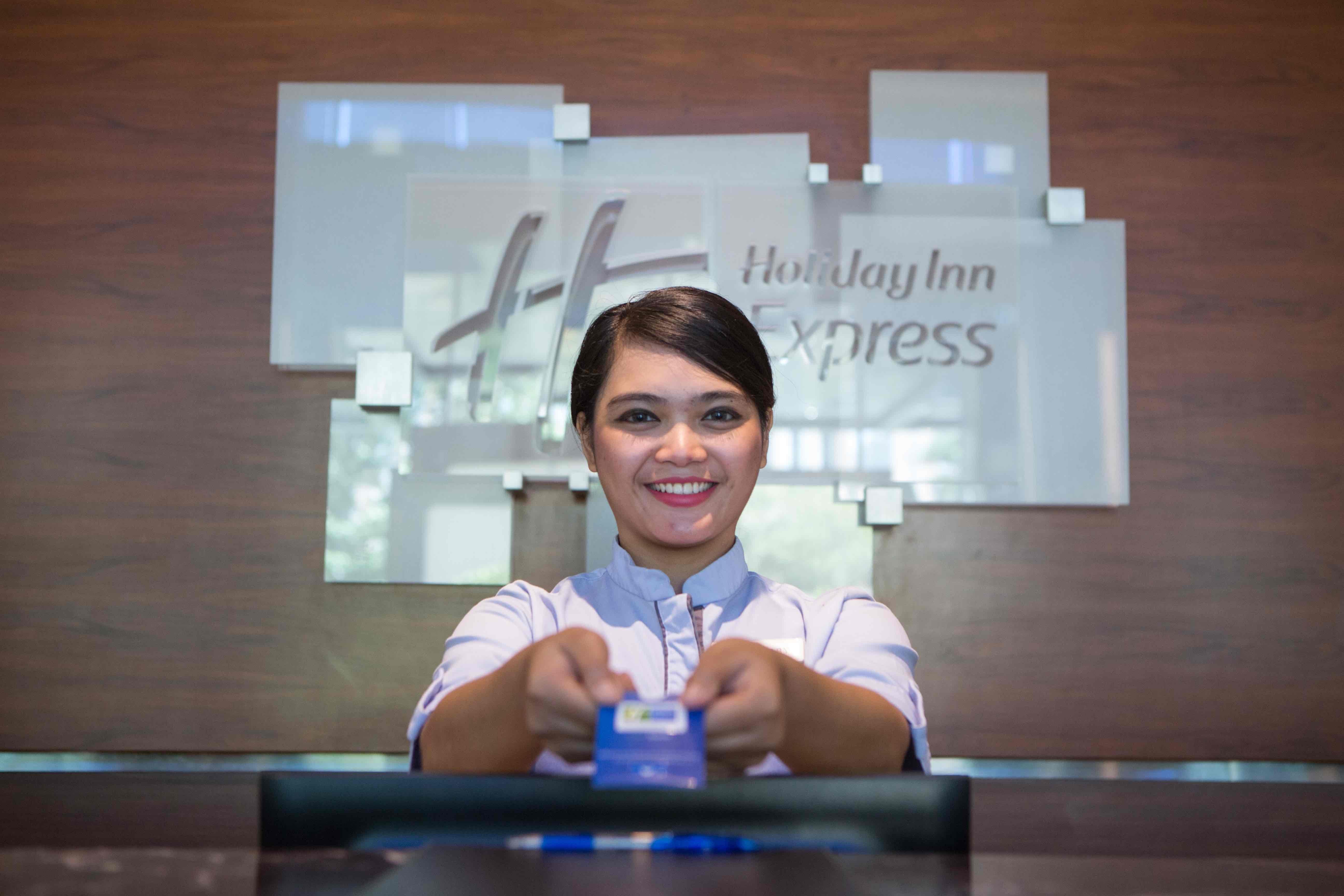 Holiday Inn Express Jakarta International Expo By Ihg Dış mekan fotoğraf