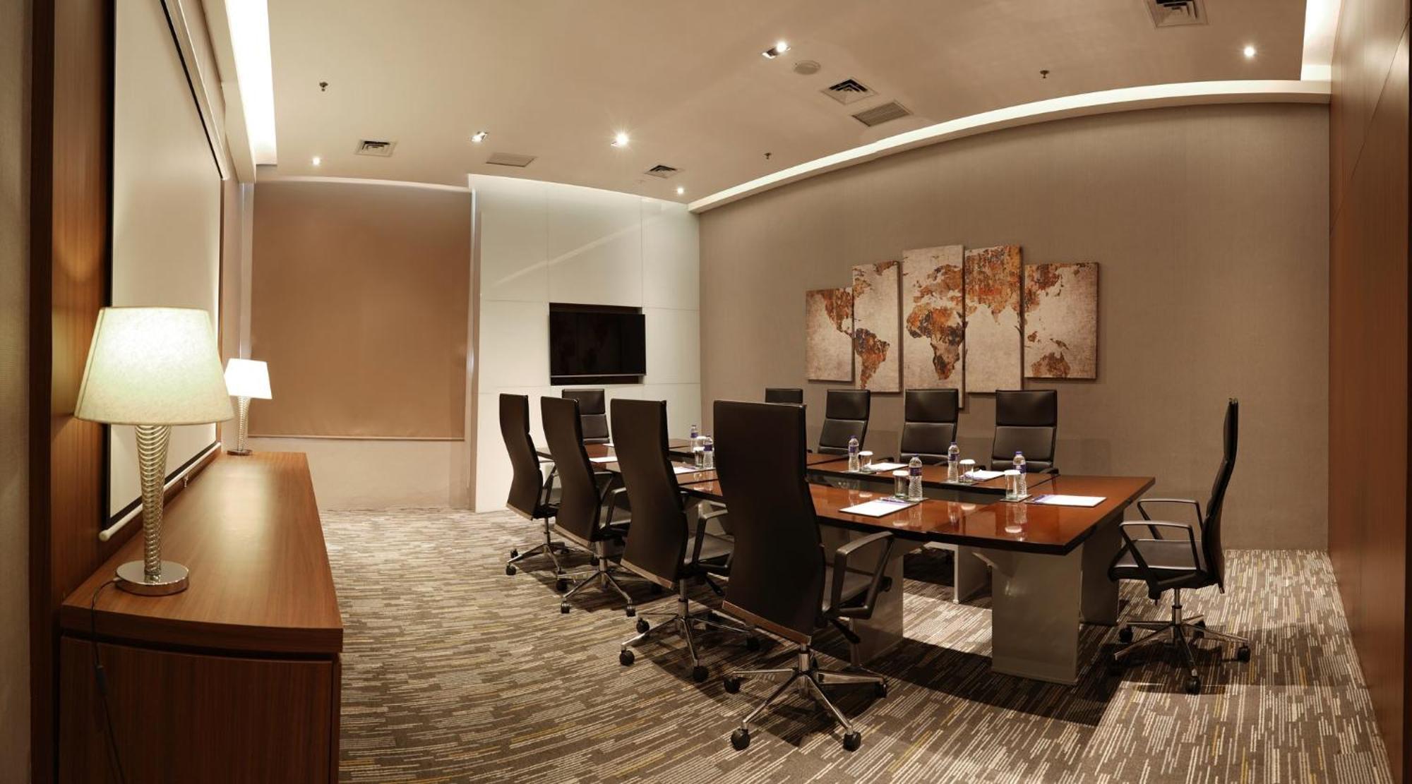 Holiday Inn Express Jakarta International Expo By Ihg Dış mekan fotoğraf